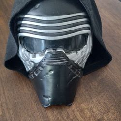 Disney Store 2017 Last Jedi Kylo Ren Helmet With Voice Changer
