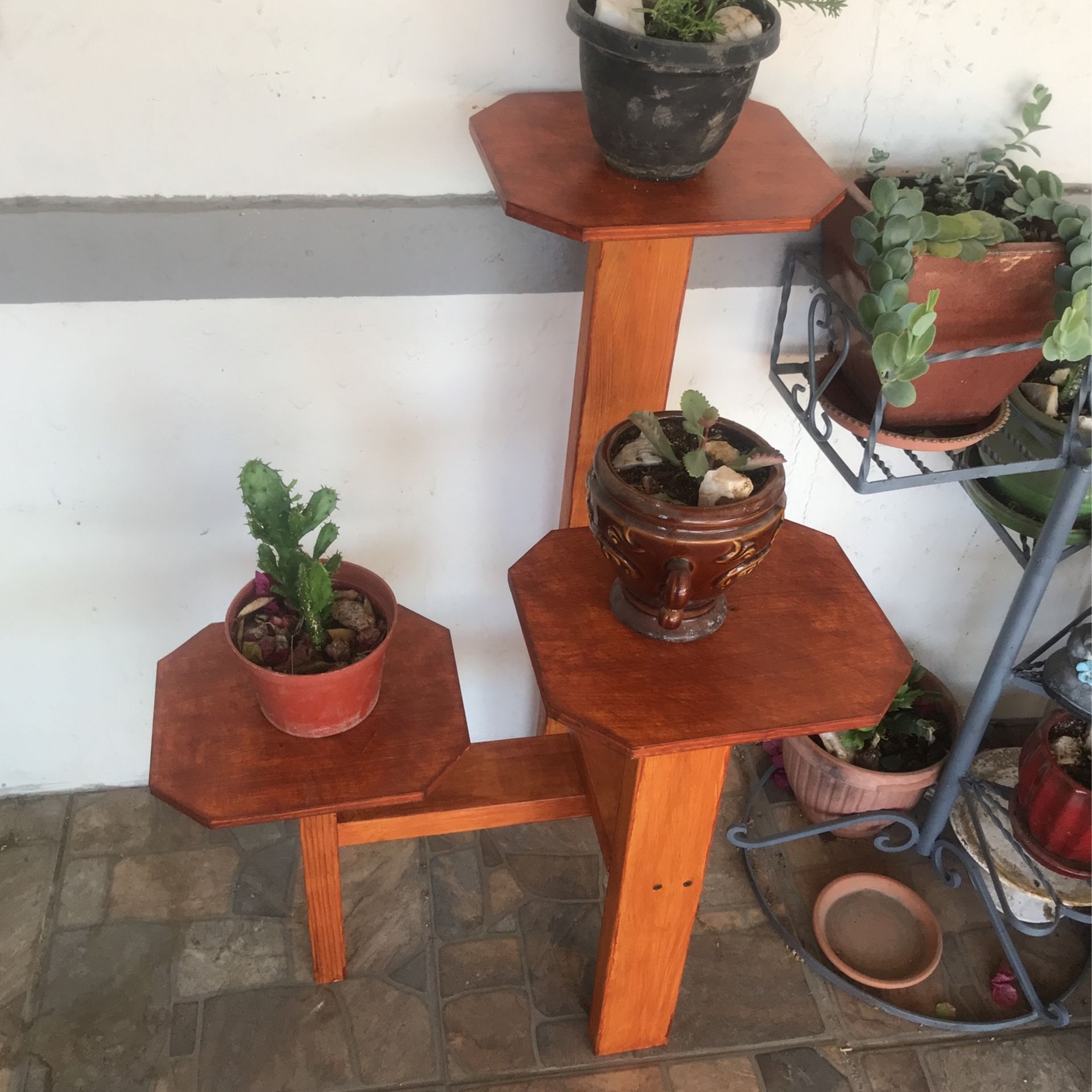 Wooden Stand Plant