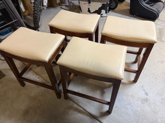 4 Bar Stools