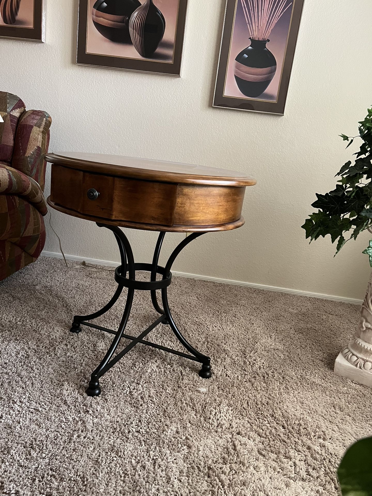 Beautiful Wood And Metal Lazy Boy End Table