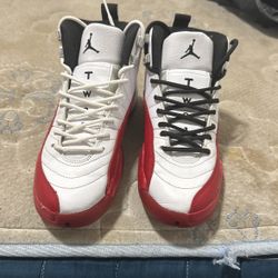 Jordan 12s size 5