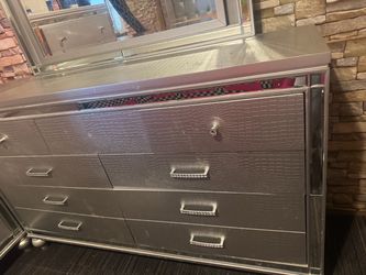 Drawer with mirror