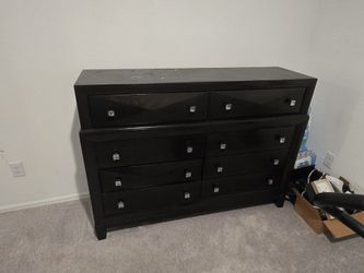XL Expressio Dresser 