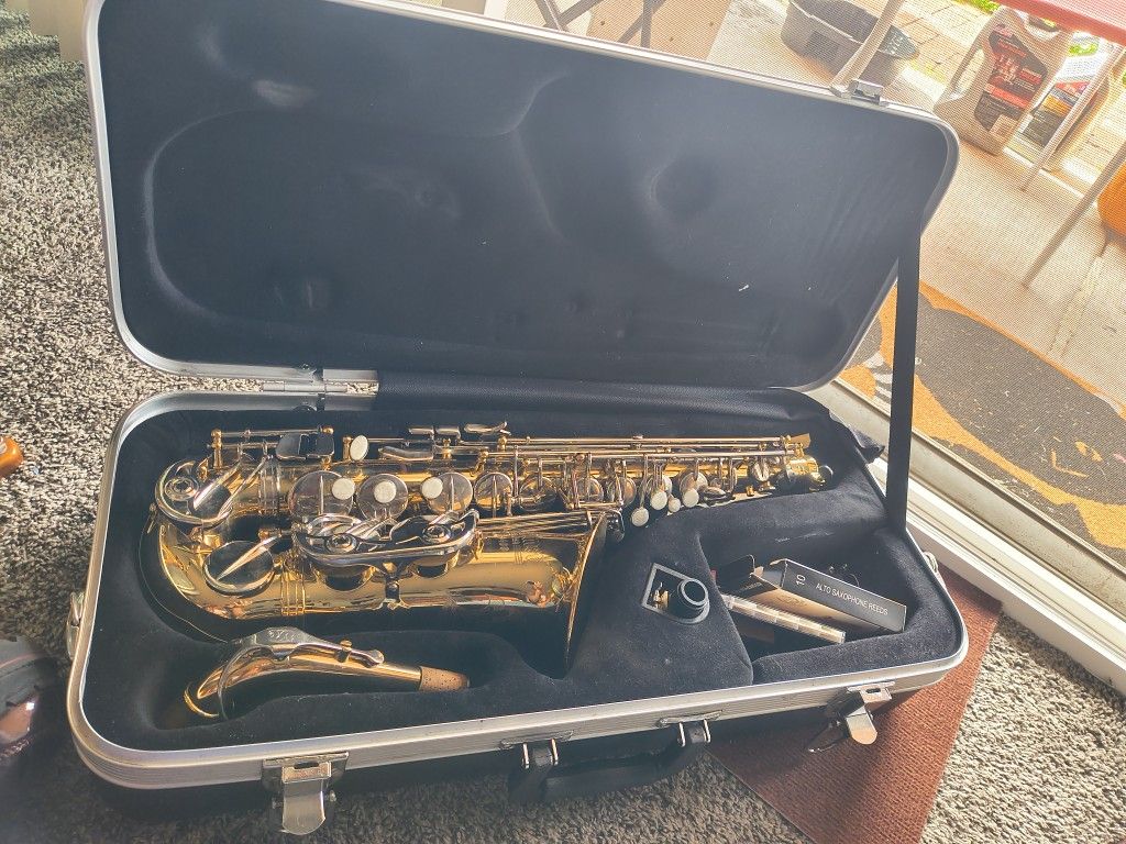 Selmer AS 400 Alto Saxophone SEND BEST OFFER