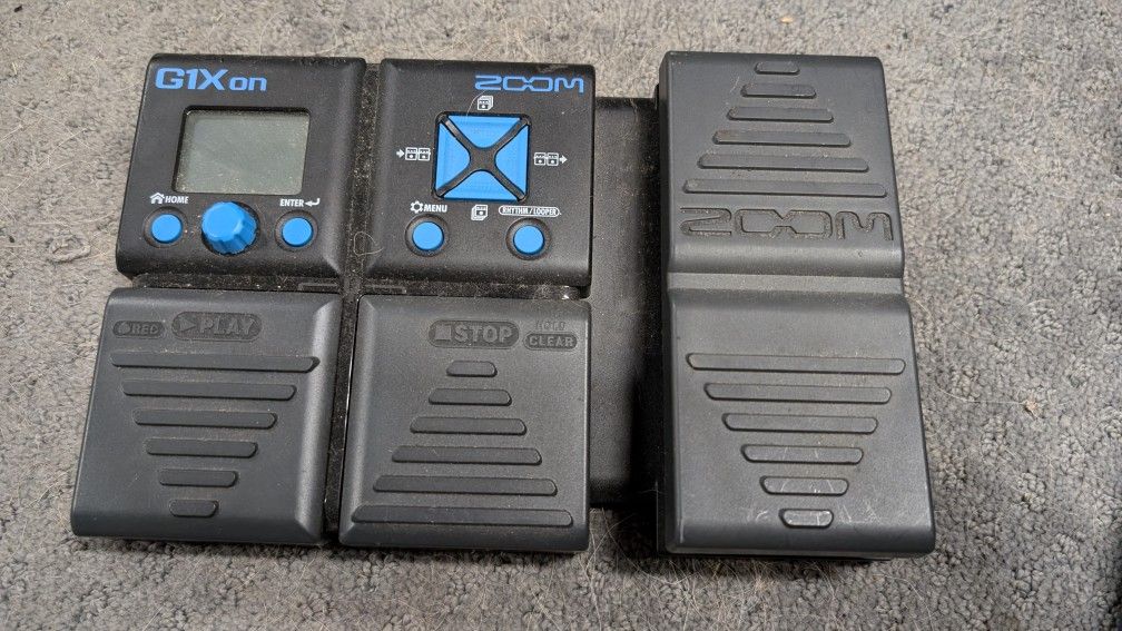 Zoom G1Xon Guitar Multieffects Processor And Expression Pedal