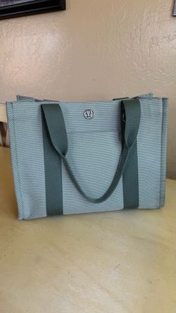Lululemon tote bag