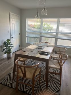 Dining table - Natural Color