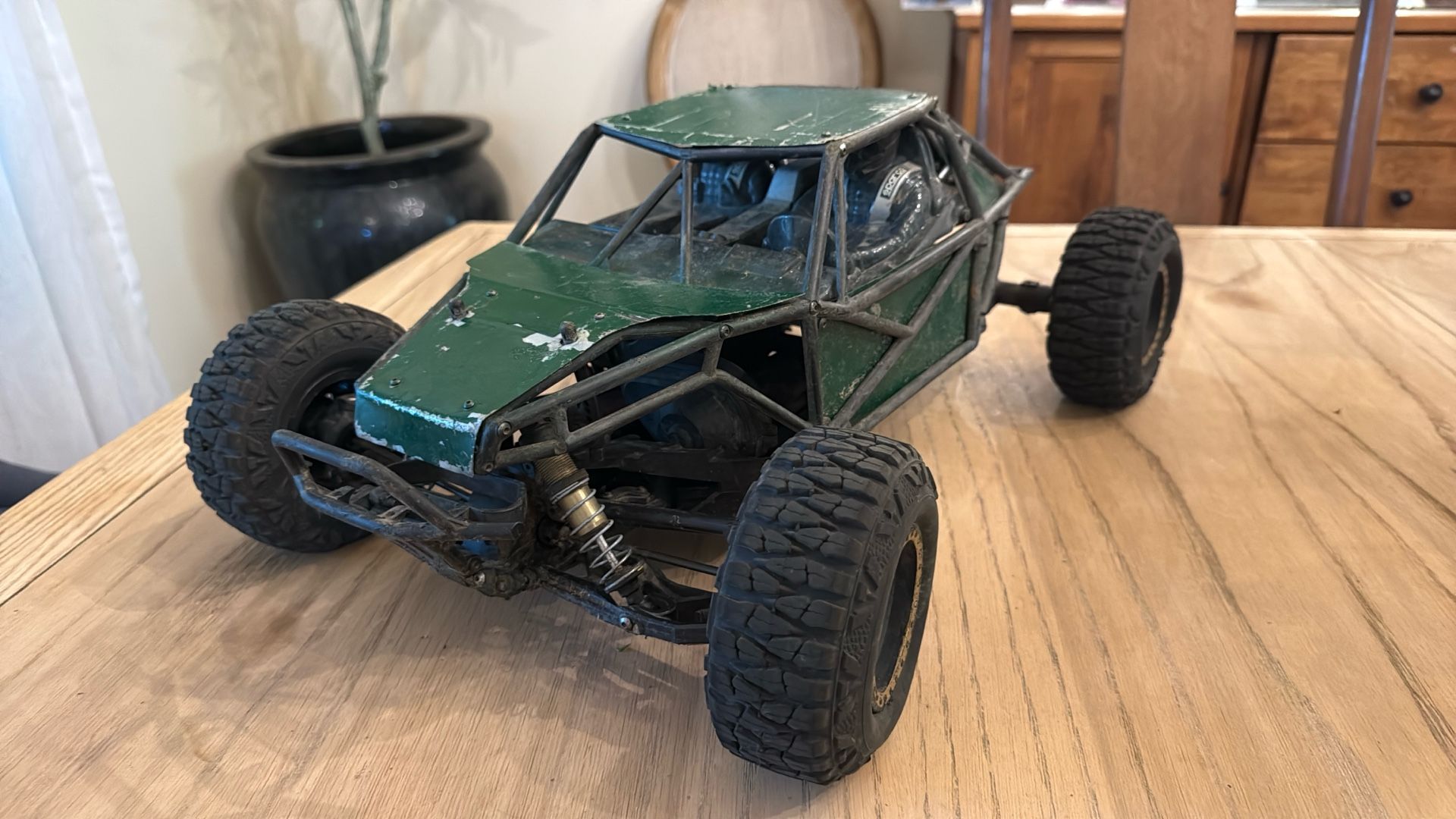 Axial Yeti 1/10 Scale Rock Racer – Batteries & Charger Included