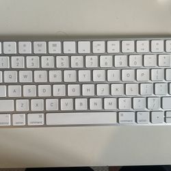 Apple A1644 Magic Magic Wireless Keyboard No Cable
