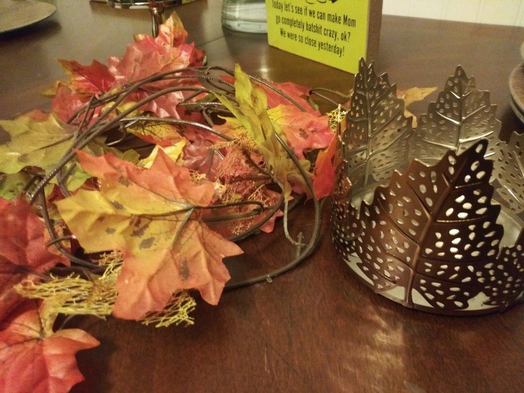 Leaves candle holder