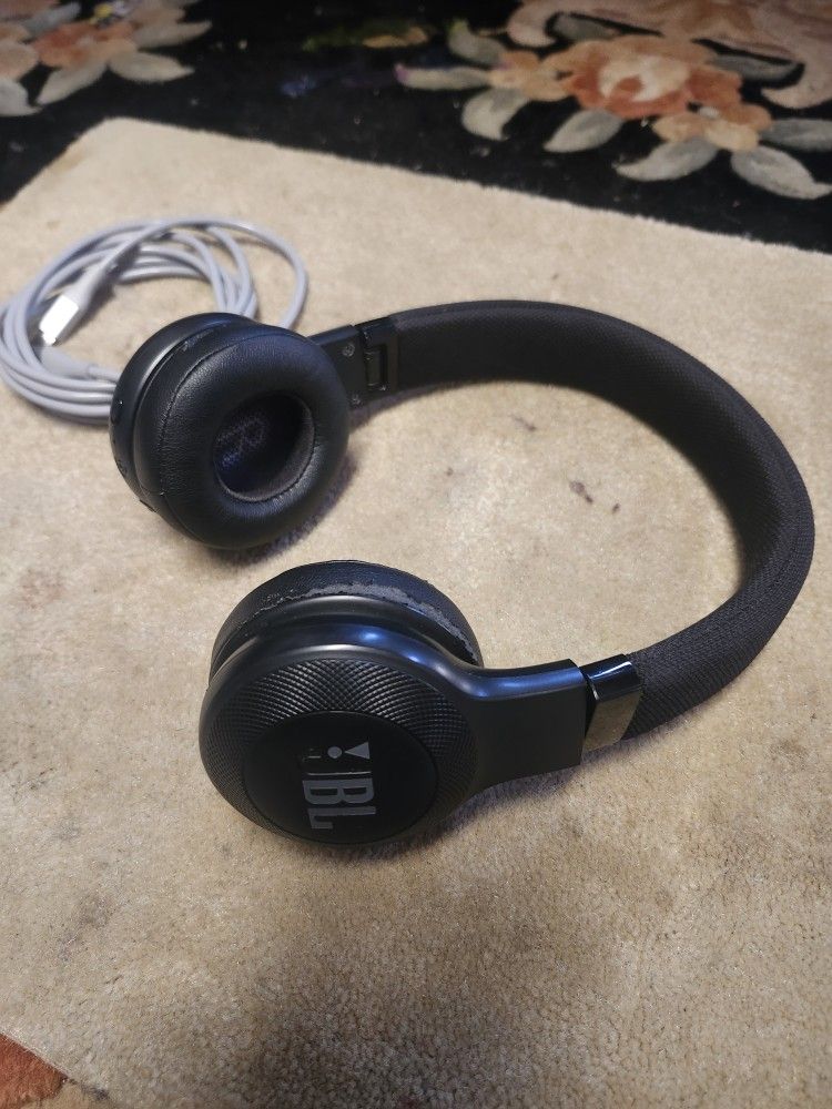 JBL Wireless BT Headphones