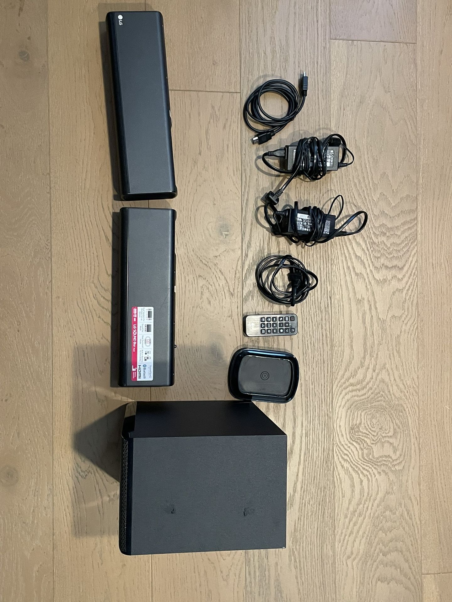LG SJ7 SoundBar Flex with Wireless Subwoofer HDMI ARC Bluetooth