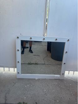 Vanity mirror