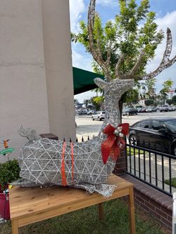7ft Christmas deer