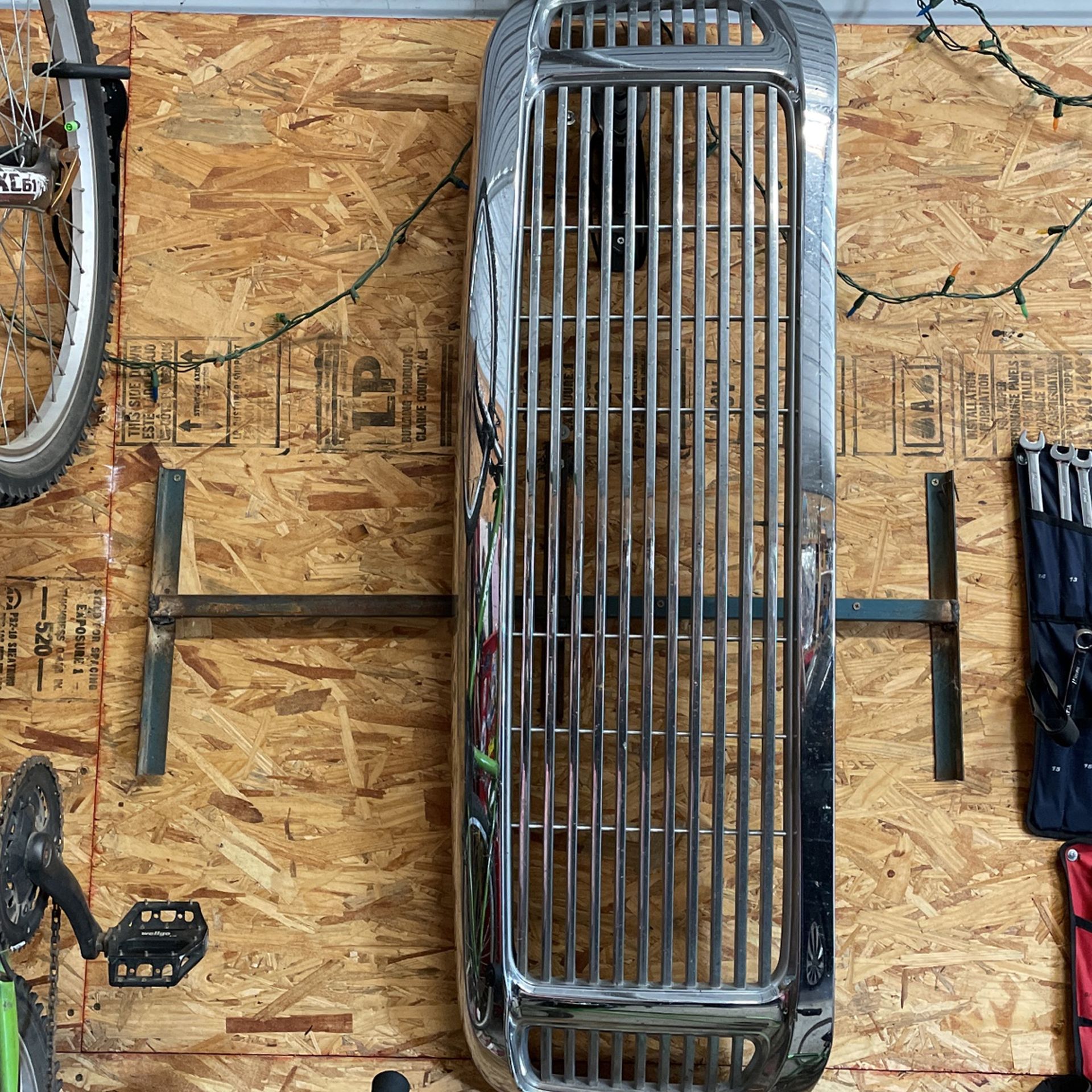 2000 Ford F250 Grill