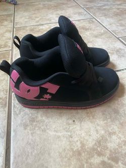 Black & pink DC’s