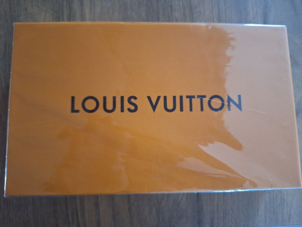 Louis Vuitton M82477
Félicie Pochette (550 O.B.O)