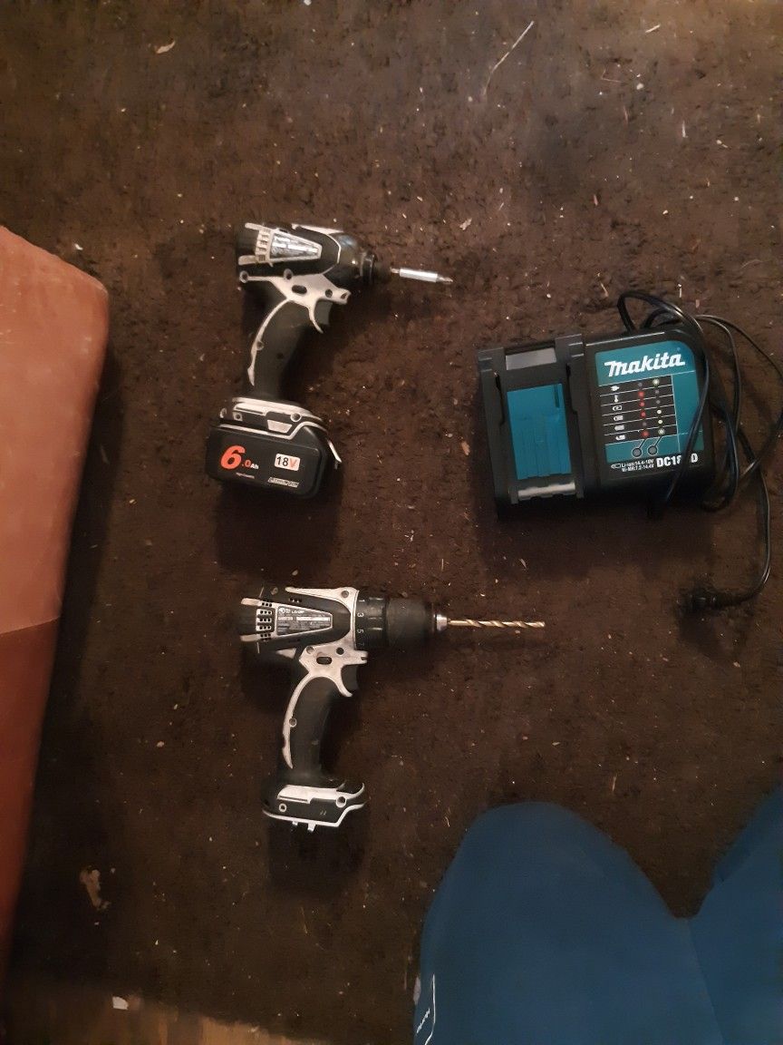 18 Volt Makita Impact And Drill Set With Charger