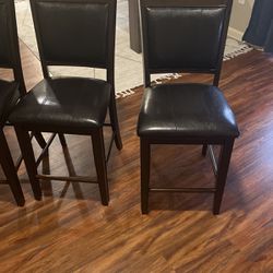 Kitchen  Table And 4 New Leather Chairs 