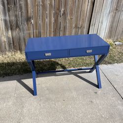 Desk 45”W x 21”D x 31”H