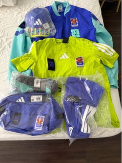 Fifa volunteer uniform