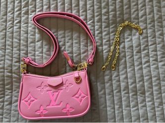 Pink purse Louie