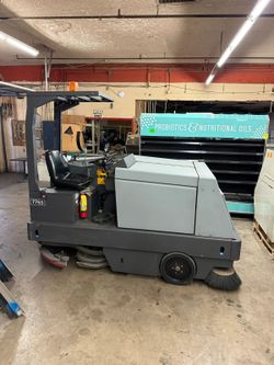 Sweeper / Scrubber | American-Lincoln | Model # 7765 | LPG