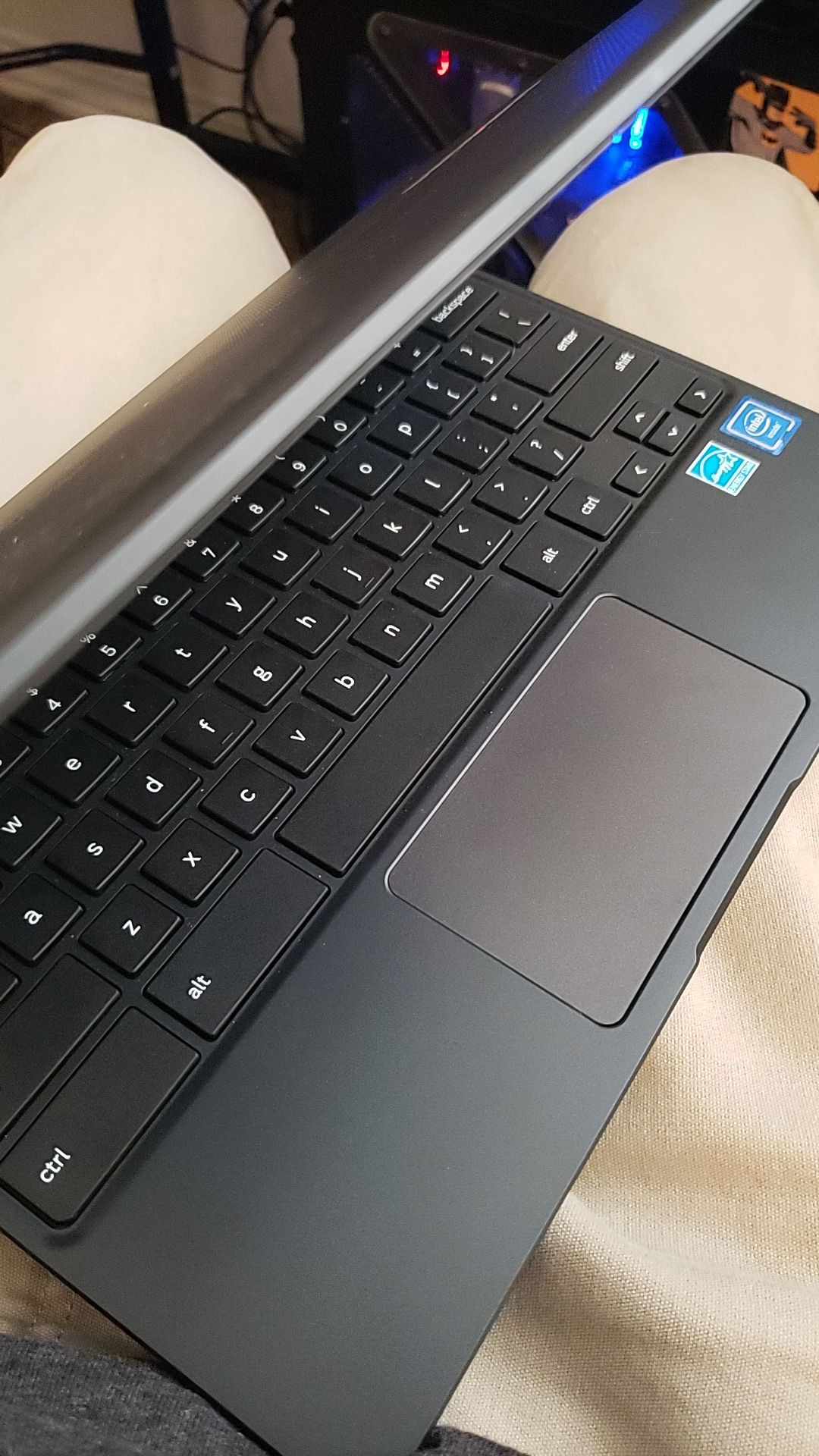 Samsung chrome book rarely used open for trades
