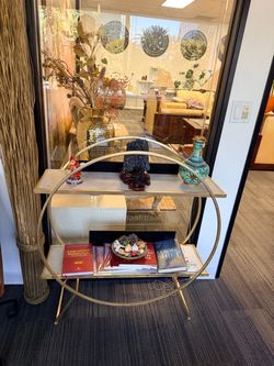 Round multiple shelf