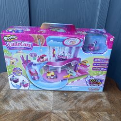 Shopkins Cutie Cars Car Wash Splash 'N' Go Spa Wash with Color Change Car New