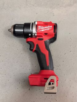 Milwaukee M18 18V Lithium-Ion Brushless Cordless Drill/Driver