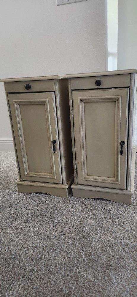 2 Cream Sofa Side End Tables With USB Power Cords And Cup Holders