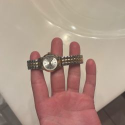 Sutton Watch,women’s Adjustable. Battery Used For About A Month. 