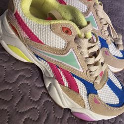 Reebok Charge 2.0 In Vintage Chalk Size 9