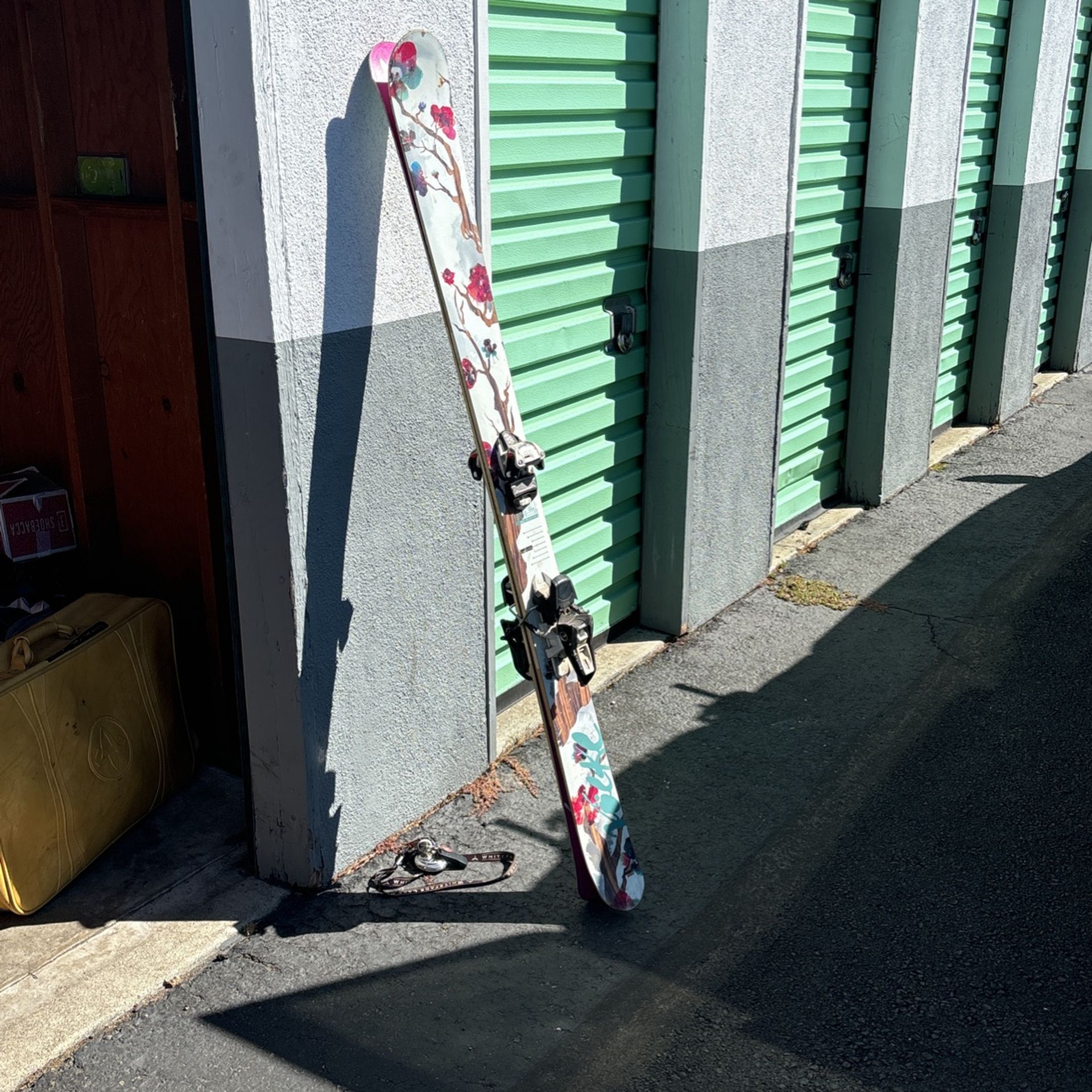 Volkl Skis Kiku 162 Women’s Power Ski All Mountain 
