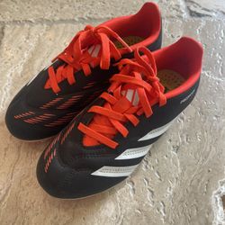 Kids adidas Predator soccer cleats - US size 1