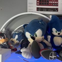 Sonic The hedgehog plushie bundle