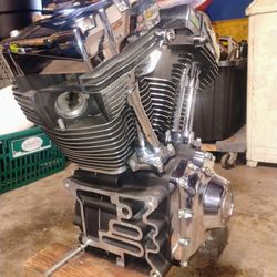 Harley Davidson TWIN CAM.. 