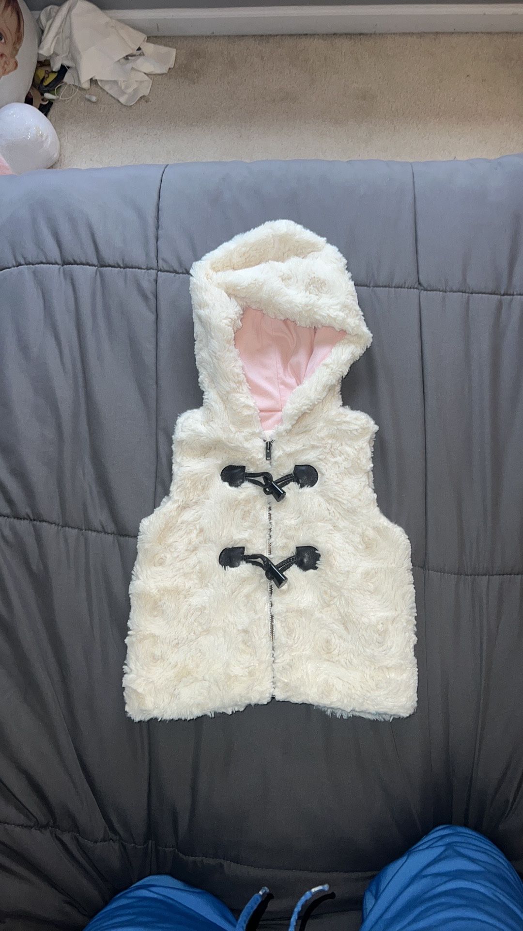 tucker and tate girls sz 4 Faux fur vest jacket ivory