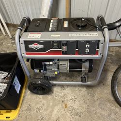 Briggs And Stratton 6250 Watt Generator Brand New Never Used 