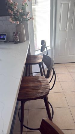 3 barstools