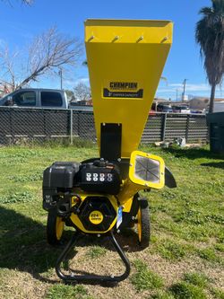 Champion Power Equipment
3 in. Dia 224 cc 2-in-1 Upright Gas Powered Wood Chipper Shredder