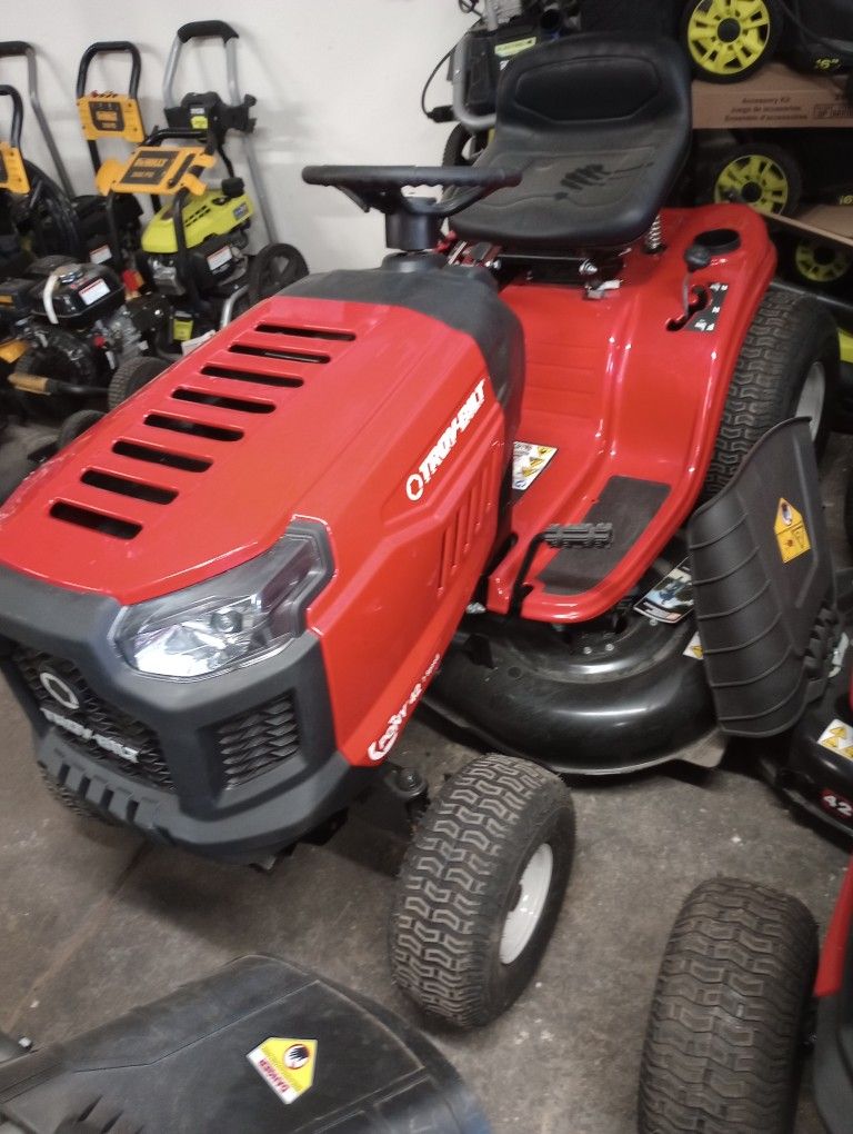 Pony 42 in. 15.5 HP Briggs and Stratton 7-Speed Manual Drive Gas Front Engine Riding Lawn Tractor