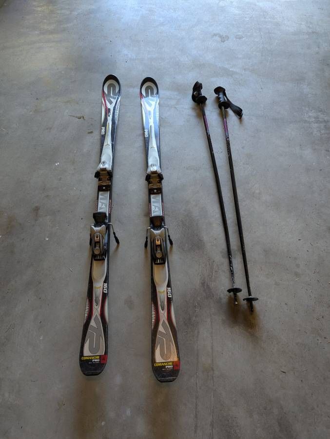 Comanche Pro Skies with bindings and poles