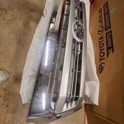 2014-2021 TOYOTA TUNDRA GRILLE OEM UPPER FRONT GRILL WITH EMBLEM