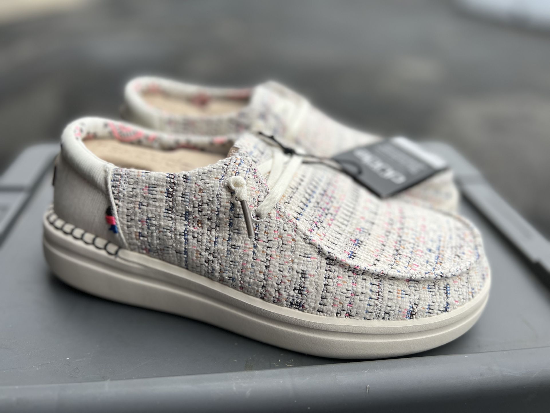 Hey Dude Women’s Platform Shoe Size 8