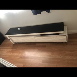 Glass Top Expandable TV stand 