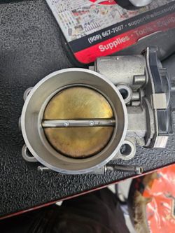 2015 RANGE ROVER 5.0 THROTTLE BODY WITH GASKET (OEM)