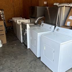Estate washers and dryers they all work great 250 for a set great