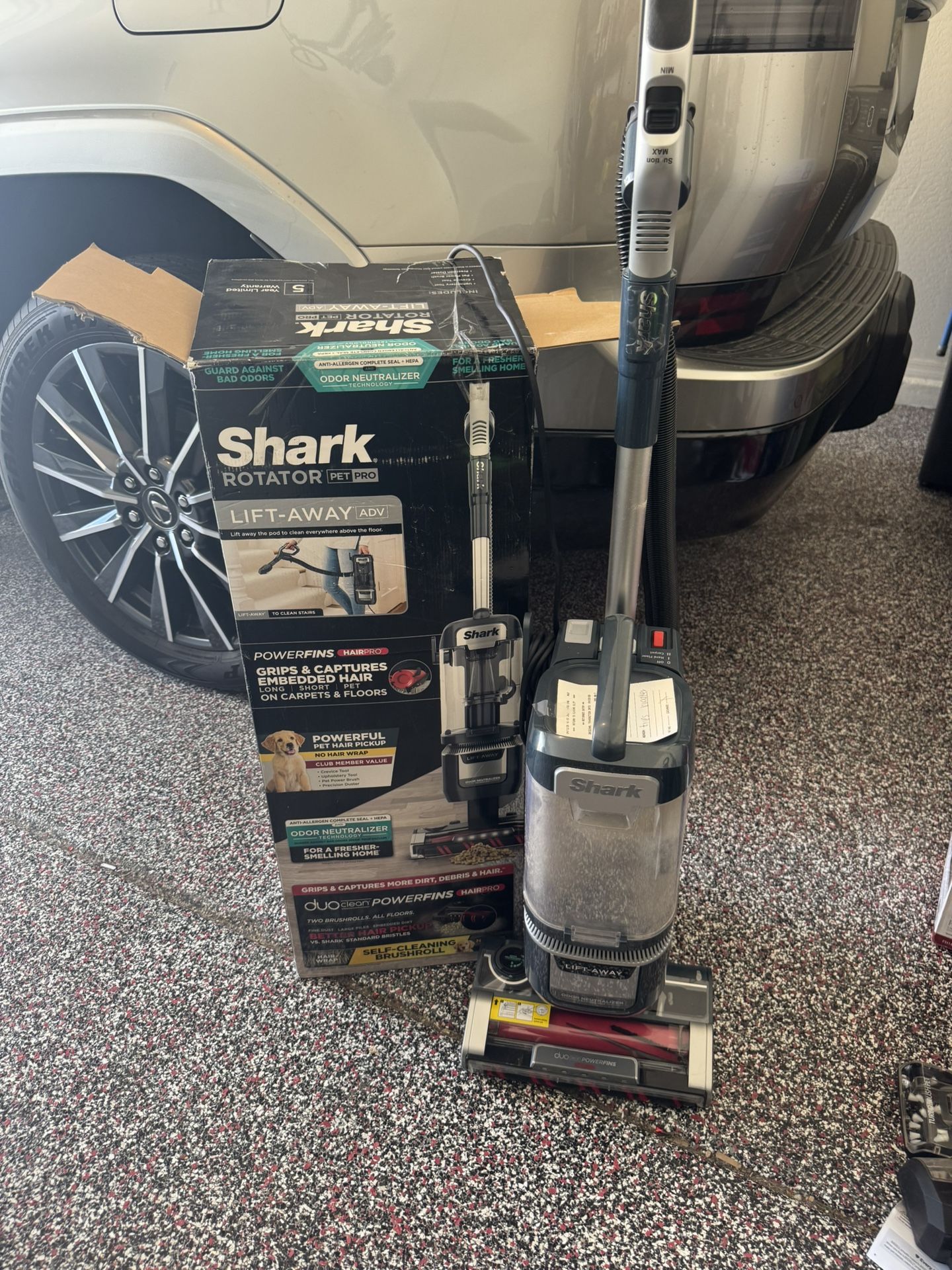 Like New Shark Lift Away